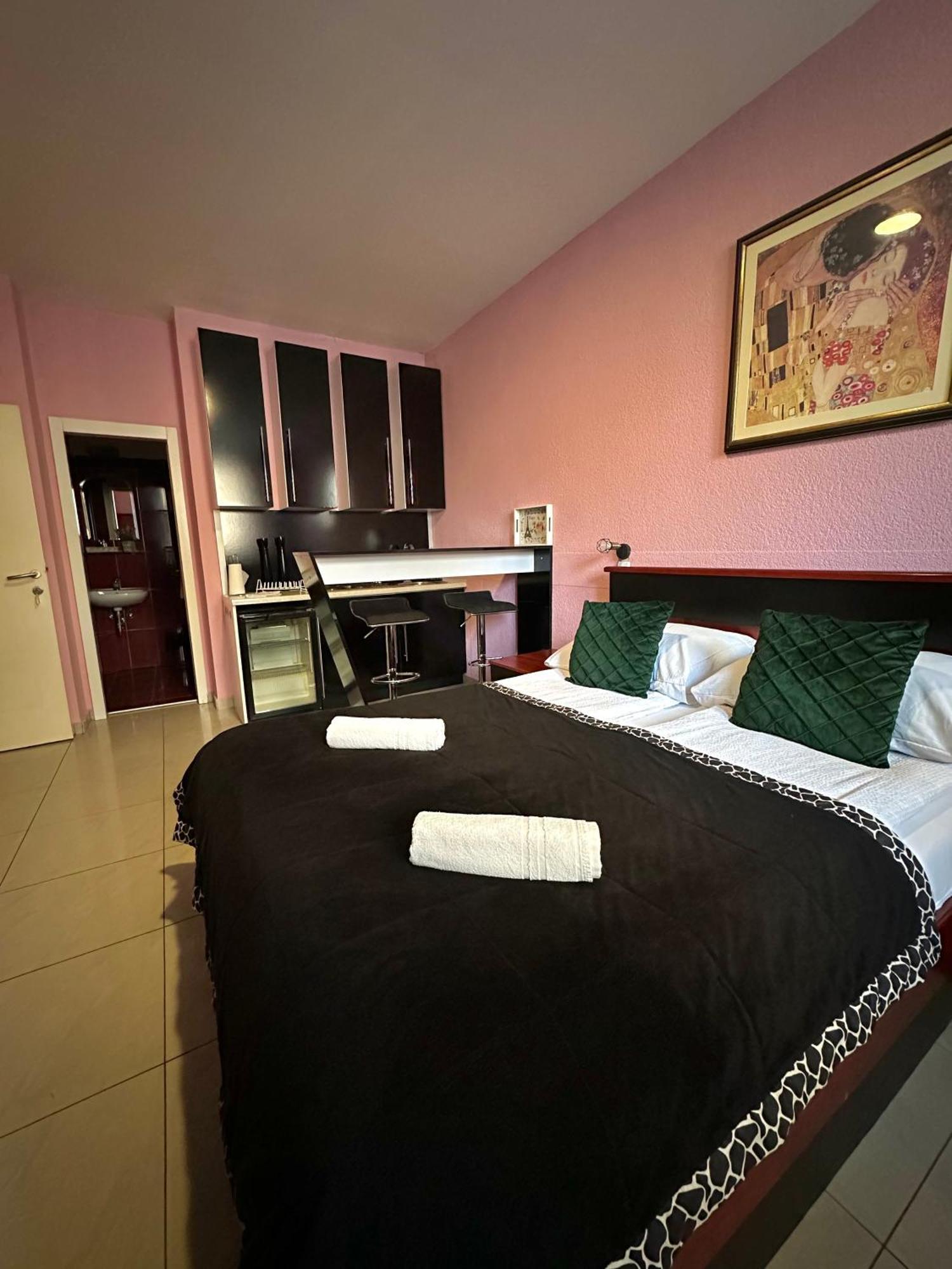 Hostel Herz بانيا لوكا المظهر الخارجي الصورة